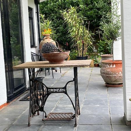 Cliff Top Garden Room Milford on Sea Exterior foto