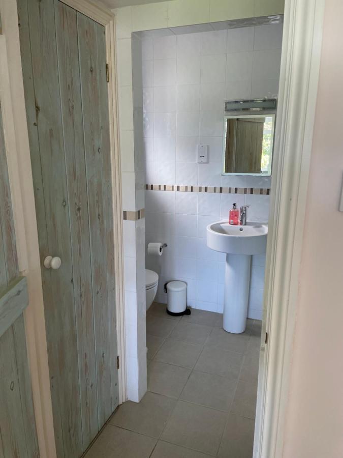 Cliff Top Garden Room Milford on Sea Exterior foto