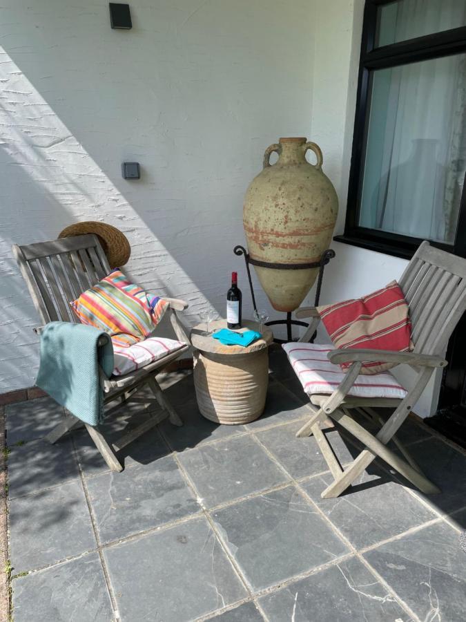 Cliff Top Garden Room Milford on Sea Exterior foto