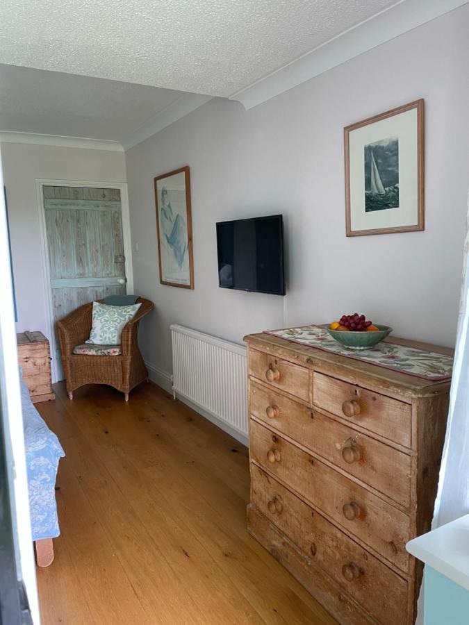 Cliff Top Garden Room Milford on Sea Exterior foto